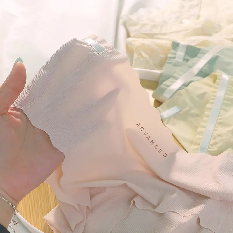 3D Peach Hip : Ice Silk Seamless Panty