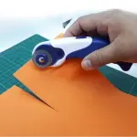 Rotary Cutter With Plastic Needle 1 Blades- 45mm (Blue White)